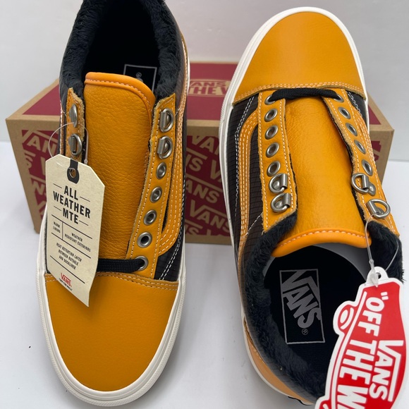 Vans Men’s Old Skool All Weather Mte
(Mte) Apricot/Black Sneakers
VN0A348F2NF - Picture 10 of 16